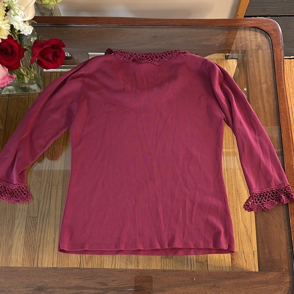 SARA & LILY Magenta Crochet Lace Scoop Neckline Pink Ribbed Top Medium - Picture 3 of 3